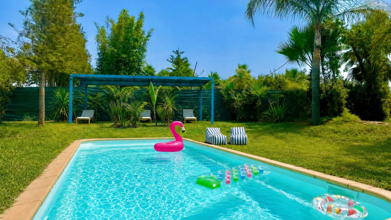 Ferme avec piscine près de Casablanca, à la campagne